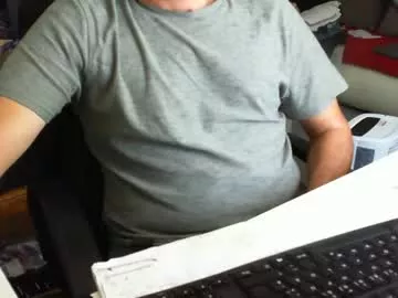 Tomtom02029 from Chaturbate