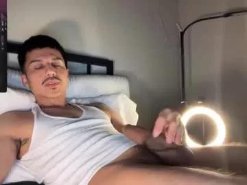 Xmomentumx from Chaturbate