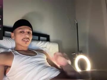 Xmomentumx from Chaturbate