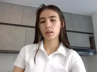 Alma_queen from Flirt4Free