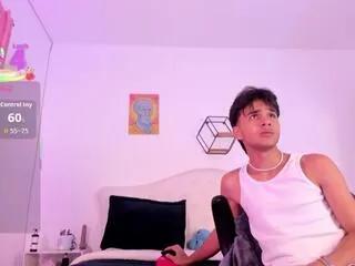 Attlas_moon from Flirt4Free