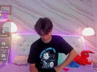 Attlas_moon from Flirt4Free