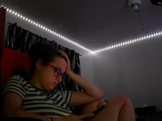 Bambi_bi from Flirt4Free