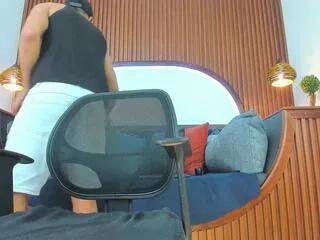 Donovan_desmond from Flirt4Free