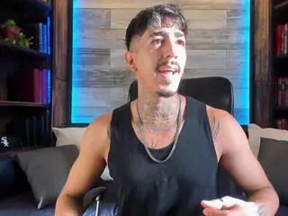 Donovan_desmond from Flirt4Free