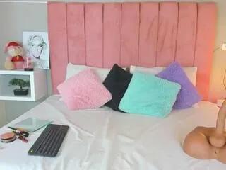 Emiily_a from Flirt4Free
