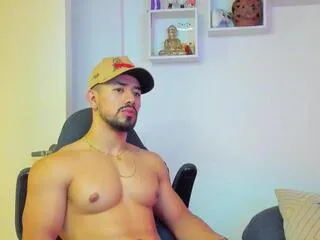 Ezzio_scolaro from Flirt4Free