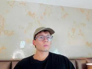 Matthew_fiire from Flirt4Free