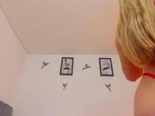 Sarah_roux from Flirt4Free