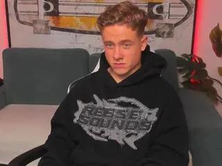 Zeke_carter from Flirt4Free