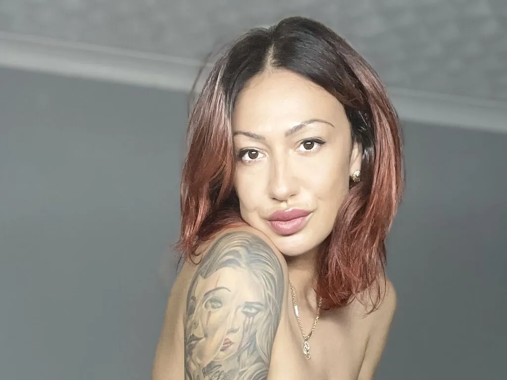BellaDeesire from LiveJasmin