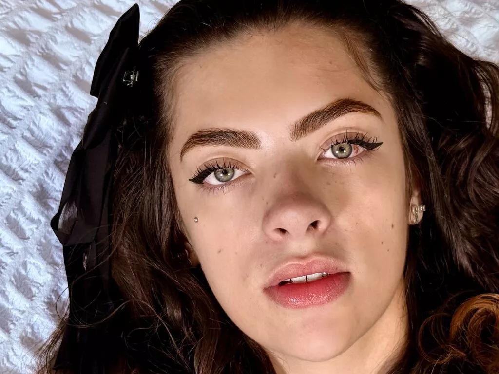 IrisWarren from LiveJasmin