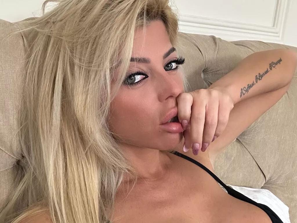 SarahLynne from LiveJasmin