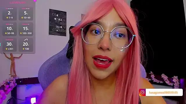 _Moon_Johnson from StripChat