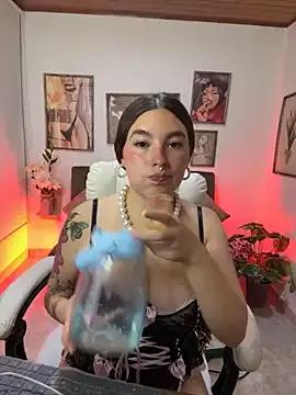 Aaaaamy_1 from StripChat