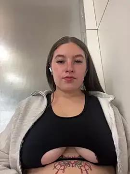 Aaaaamy_1 from StripChat