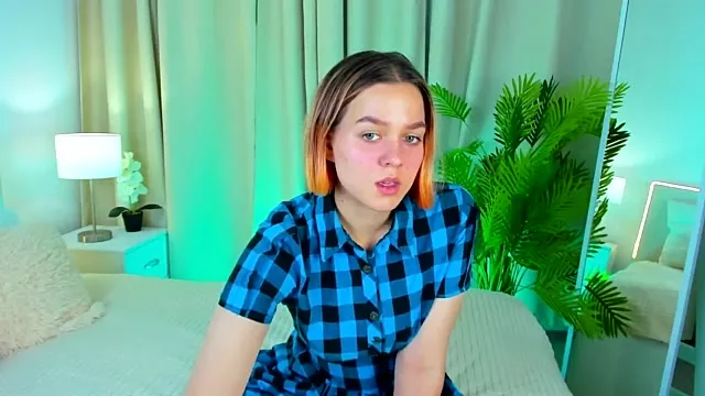 Addelin_Moon from StripChat