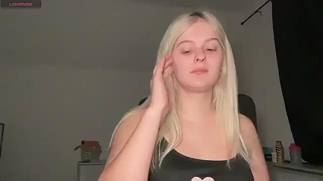 Allylove03 from StripChat