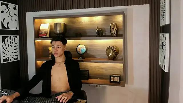 AmadeoDesanti from StripChat