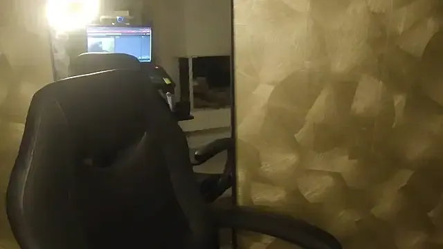 Amanda-JewelzX from StripChat