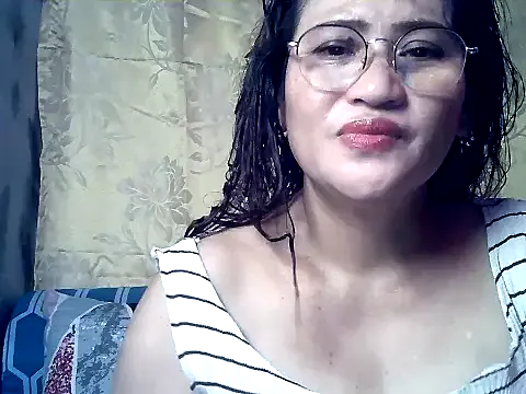 Amazing_Angel22 from StripChat