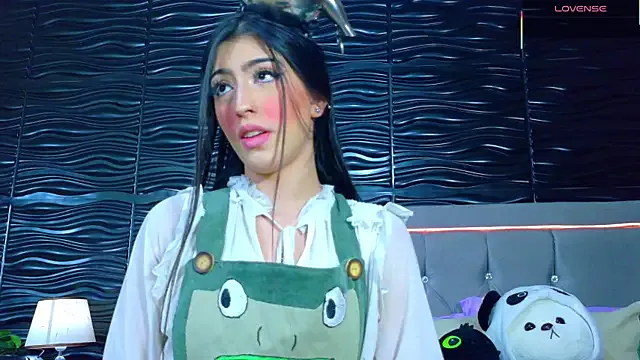 Ambar_Bull from StripChat