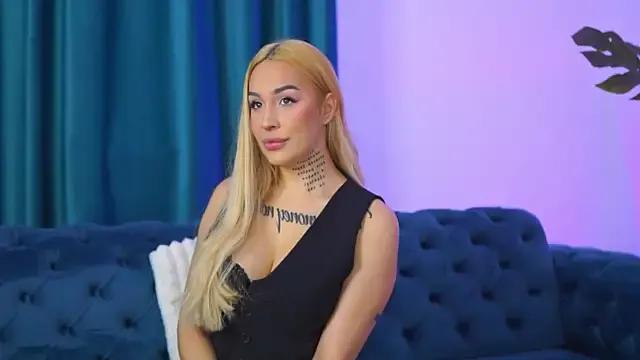 Ammylicious_Doll from StripChat