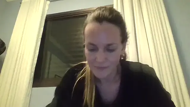 Annylove1 from StripChat