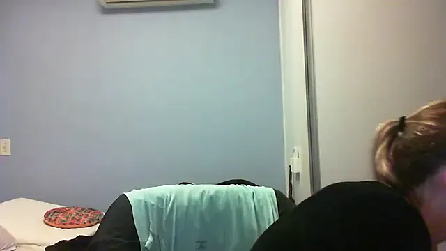 Annylove1 from StripChat