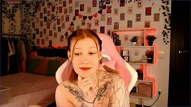 Ayla_Hicks from StripChat