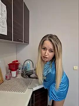 B_l_o_n_d_i_n_k_a from StripChat