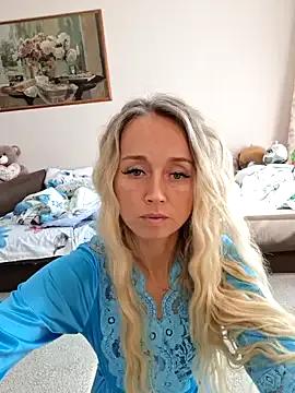 B_l_o_n_d_i_n_k_a from StripChat
