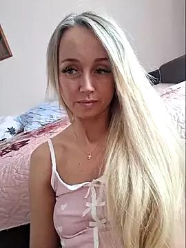B_l_o_n_d_i_n_k_a from StripChat
