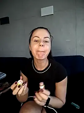 BabyFaceMia from StripChat