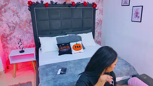 Becca_Grims from StripChat