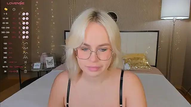 Bellatip from StripChat