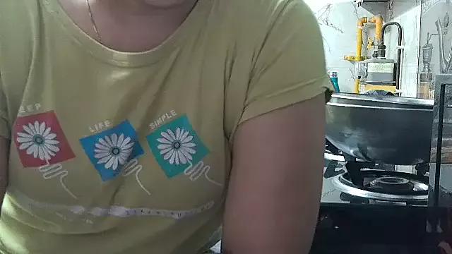 Bhabhisexxy_880 from StripChat