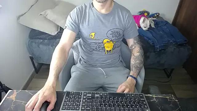 Bossking017 from StripChat