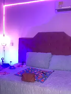 BunnyGlow50 from StripChat