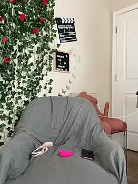 Butterflybootyy from StripChat