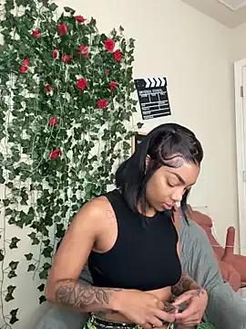 Butterflybootyy from StripChat