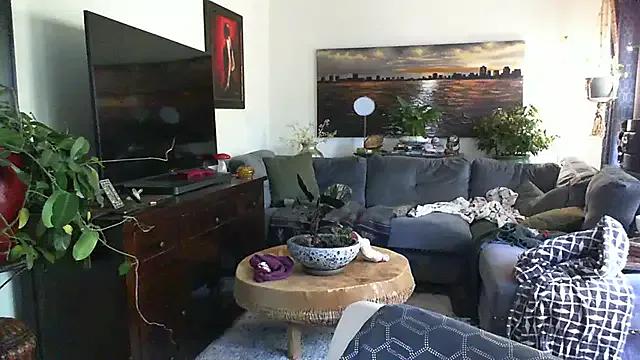 CeceilaMoon from StripChat