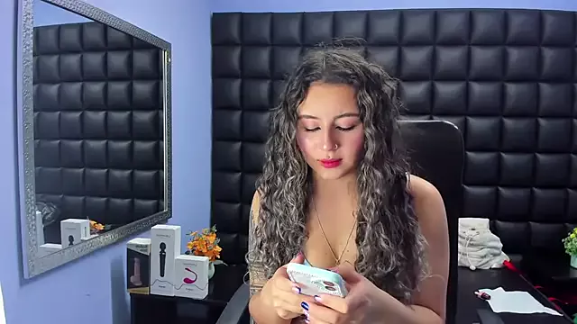 Celeste_blue69 from StripChat