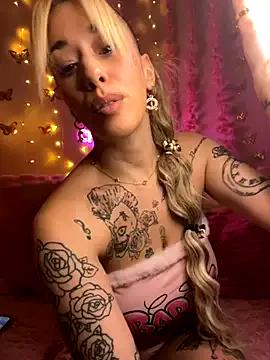 Chachou000 from StripChat