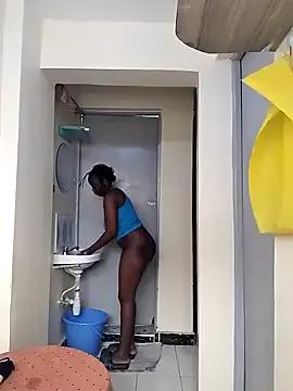 Coco_squirter from StripChat