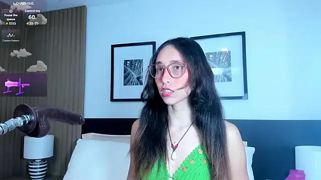 Doll_bella_ from StripChat