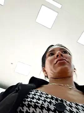 Doll_Loren from StripChat