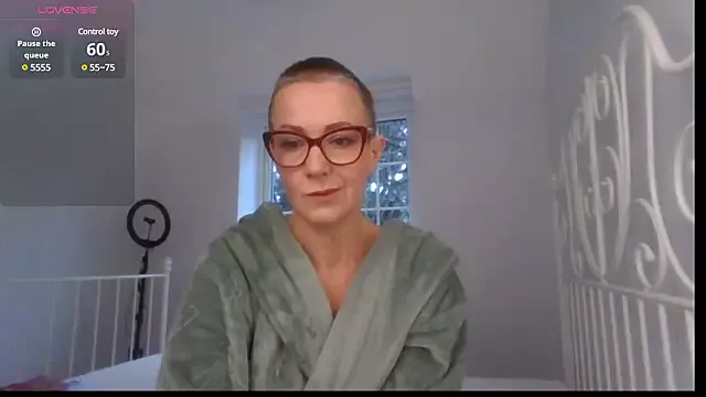 ELEGANT-ARIA36 from StripChat