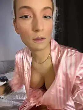 Ella_Charm from StripChat