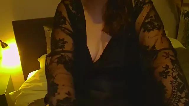 Ella_Next_Door from StripChat